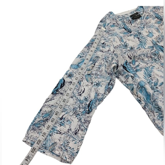 Tahari Linen Tunic Womens 1X White Blue Roll Tab Sleeve Button Up Bird Graphic - Picture 10 of 11
